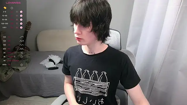 Snapshot of LeonBoykisser chatting on 03-01-26, 05:59 LeonBoykisser online show from 03-01-26, 05:59