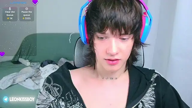 Snapshot of LeonBoykisser chatting on 07-10-26, 06:07 LeonBoykisser online show from 07-10-26, 06:07