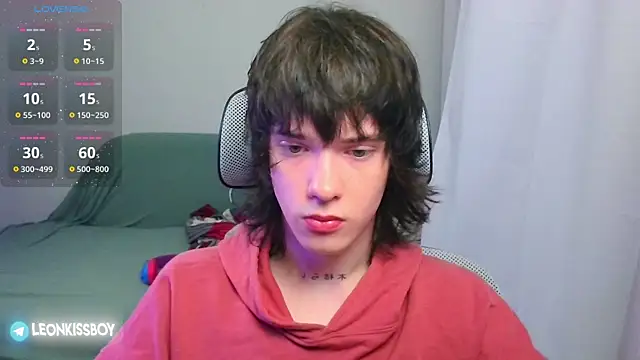 Snapshot of LeonBoykisser chatting on 07-15-26, 05:45 LeonBoykisser online show from 07-15-26, 05:45