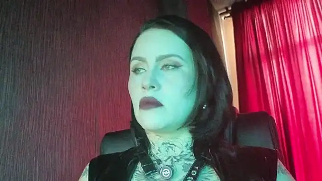 Snapshot of Mistressolivia07 chatting on 02-18-26, 02:57 Mistressolivia07 online show from 02-18-26, 02:57