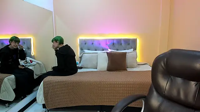 Snapshot of Bela_Craxkerr chatting on 02-23-26, 12:13 Bela Craxkerr online show from 02-23-26, 12:13