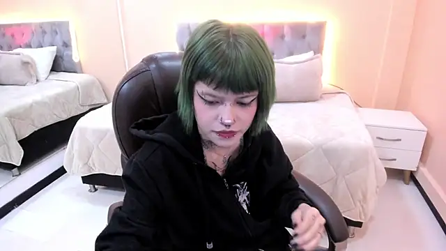 Snapshot of Bela_Craxkerr chatting on 02-24-26, 12:47 Bela Craxkerr online show from 02-24-26, 12:47