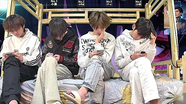 xiaohuangren01 online show from 03-16-26, 04:51