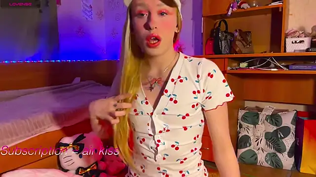 Snapshot of miss_barbie111 chatting on 02-14-26, 03:31 miss barbie111 online show from 02-14-26, 03:31