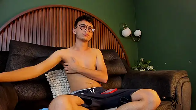 Alhan Twink online show from 03-15-26, 06:52