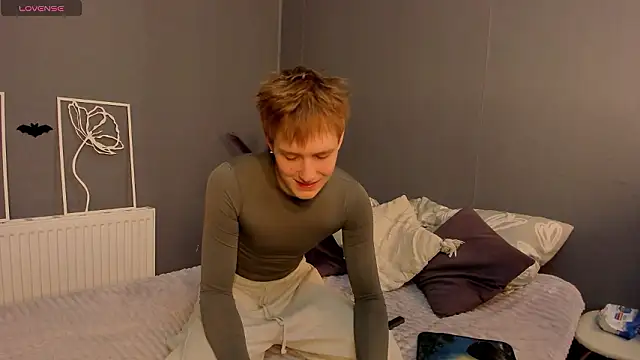 Snapshot of Kai_Milller chatting on 03-20-26, 07:52 Kai Milller online show from 03-20-26, 07:52