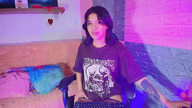 Snapshot of hotcakes_uwu chatting on 05-30-26, 03:14 hotcakes uwu online show from 05-30-26, 03:14