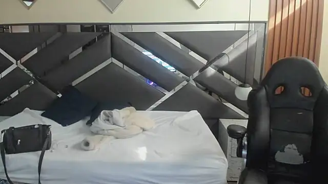 Ambarross  online show from 03-21-26, 12:43