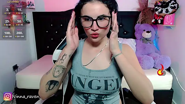 Snapshot of AriaDark chatting on 06-20-26, 12:03 AriaDark online show from 06-20-26, 12:03