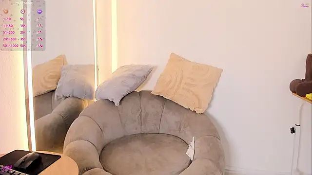 valentina Noa online show from 06-20-26, 12:52
