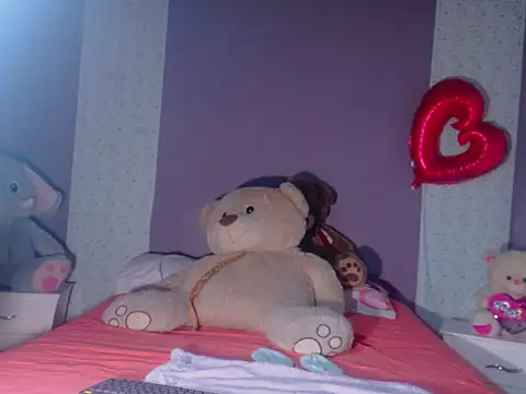 Snapshot of PaulinaWilliams chatting on 02-18-26, 06:26 PaulinaWilliams online show from 02-18-26, 06:26