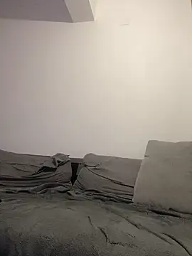 Snapshot of latinCuplex chatting on 02-10-26, 01:21 latinCuplex online show from 02-10-26, 01:21