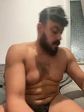 Snapshot of latinCuplex chatting on 02-12-26, 01:22 latinCuplex online show from 02-12-26, 01:22