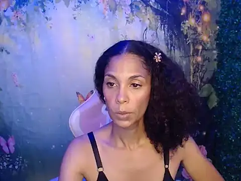 Snapshot of rosa_skinny chatting on 04-27-26, 09:35 rosa skinny online show from 04-27-26, 09:35