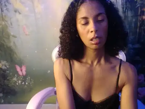 Snapshot of rosa_skinny chatting on 05-29-26, 08:18 rosa skinny online show from 05-29-26, 08:18