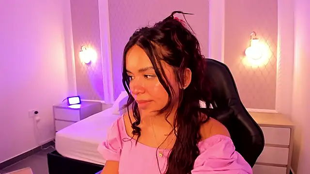 Snapshot of rubby_grundy chatting on 02-15-26, 08:02 rubby grundy online show from 02-15-26, 08:02