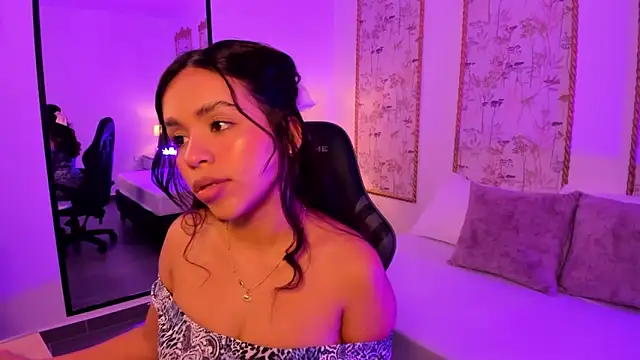 Snapshot of rubby_grundy chatting on 02-17-26, 02:19 rubby grundy online show from 02-17-26, 02:19