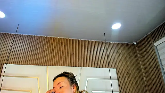 Xara Shadow online show from 04-02-26, 11:13