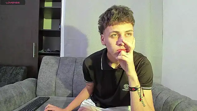 Snapshot of Two_sexboys chatting on 02-12-26, 07:36 Two sexboys online show from 02-12-26, 07:36