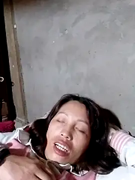 Gummiesu online show from 03-24-26, 08:14