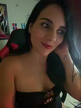 Snapshot of Miaswwe chatting on 06-12-26, 03:05 Miaswwe online show from 06-12-26, 03:05