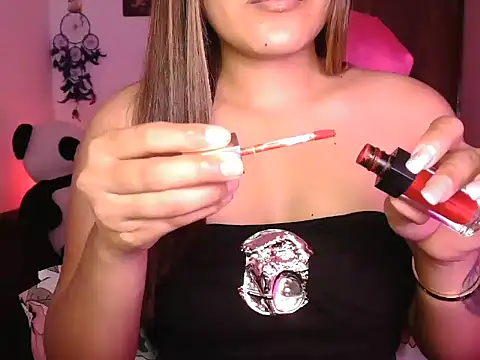 Snapshot of _Maanvi_ chatting on 02-07-26, 05:49 Maanvi online show from 02-07-26, 05:49