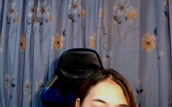 pinay mayahiga online show from 04-04-26, 05:21