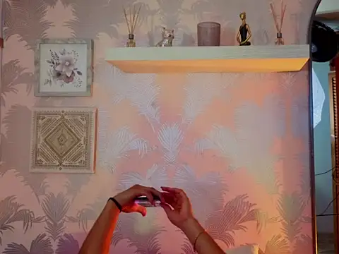 Emma Thompssonn online show from 04-13-26, 11:59