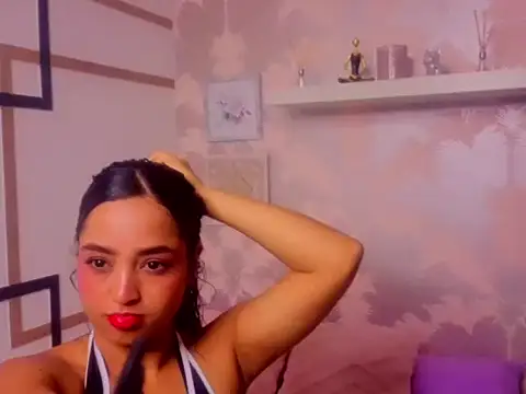 Snapshot of Emma_Thompssonn chatting on 06-11-26, 12:25 Emma Thompssonn online show from 06-11-26, 12:25