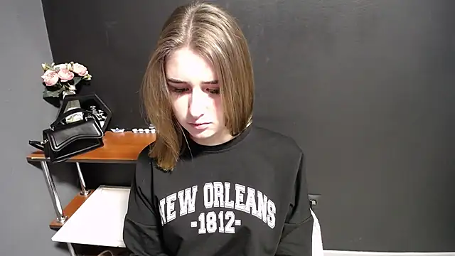 Sunny siren online show from 02-13-26, 01:51