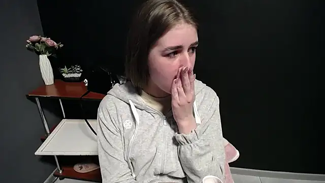 Sunny siren online show from 03-13-26, 02:56