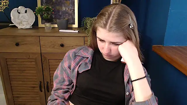 Sunny siren online show from 05-18-26, 12:55