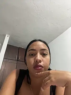 Snapshot of Alannarose06 chatting on 03-12-26, 10:16 Alannarose06 online show from 03-12-26, 10:16