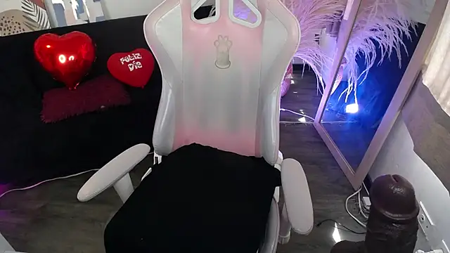 Snapshot of teylo80as chatting on 05-11-26, 04:04 teylo80as online show from 05-11-26, 04:04