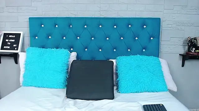 ZolaniBaker online show from 02-02-26, 07:34