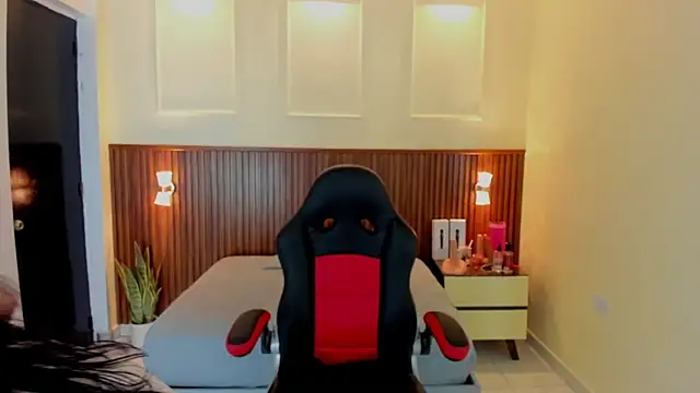 MARIE TAPNER online show from 03-30-26, 12:39