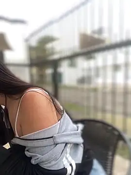 Snapshot of StrawberryPink_ chatting on 02-17-26, 11:40 StrawberryPink online show from 02-17-26, 11:40