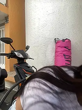 Snapshot of StrawberryPink_ chatting on 02-20-26, 11:32 StrawberryPink online show from 02-20-26, 11:32