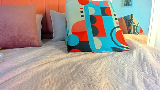 rose thompson19 online show from 01-31-26, 07:12