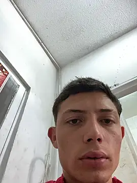 santiObrero online show from 02-11-26, 03:50