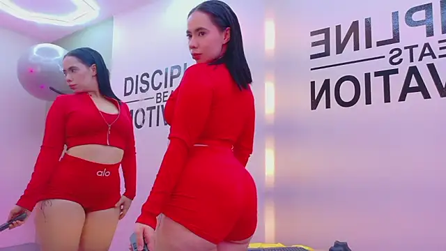 Snapshot of Sienna-Gold chatting on 01-31-26, 07:34 Sienna-Gold online show from 01-31-26, 07:34