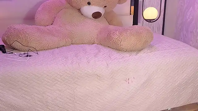 JuneCollins online show from 03-05-26, 10:06