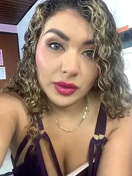 Snapshot of TianaRios_Pink chatting on 03-24-26, 04:34 TianaRios Pink online show from 03-24-26, 04:34