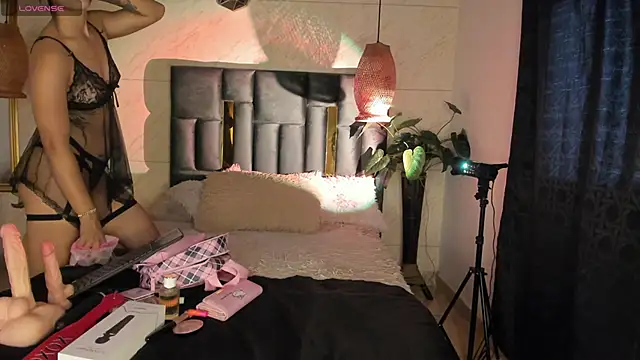 Snapshot of sophia_willliamss chatting on 02-13-26, 11:50 sophia willliamss online show from 02-13-26, 11:50