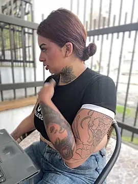 Snapshot of EmilyMoore_Pink chatting on 03-02-26, 12:45 EmilyMoore Pink online show from 03-02-26, 12:45