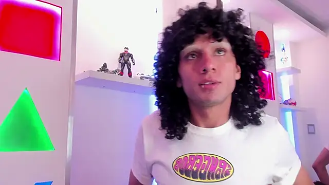 Snapshot of 4L3JX chatting on 01-19-26, 01:15 4L3JX online show from 01-19-26, 01:15