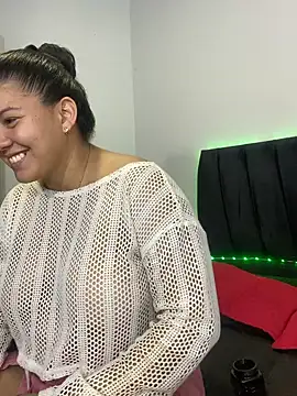 Snapshot of Helena-Paola chatting on 06-26-26, 01:32 Helena-Paola online show from 06-26-26, 01:32