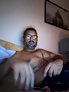Snapshot of Tattoos77 chatting on 06-11-26, 02:33 Tattoos77 online show from 06-11-26, 02:33