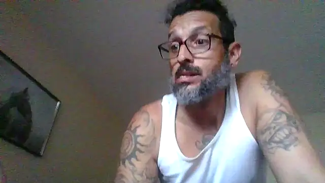Snapshot of Tattoos77 chatting on 06-21-26, 11:18 Tattoos77 online show from 06-21-26, 11:18