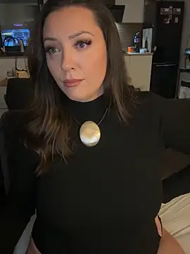 21tweetypie21 online show from 02-15-26, 07:10